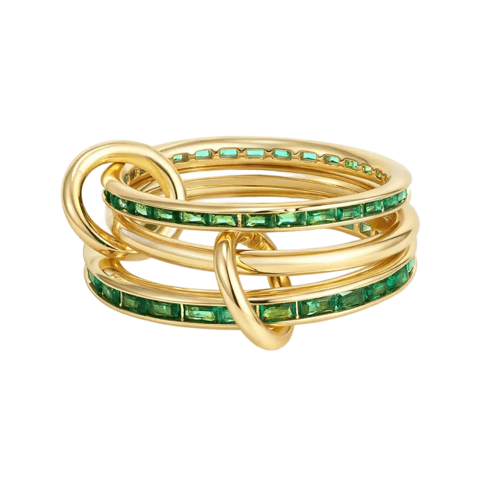 Anillos apilables chapados en oro de 18 quilates con elegantes piedras verdes