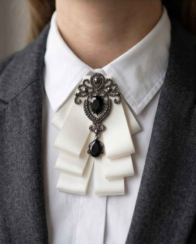 Nœud papillon « Ivory Elegance » avec pierre précieuse façon onyx