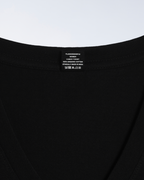Camiseta con cuello de pico