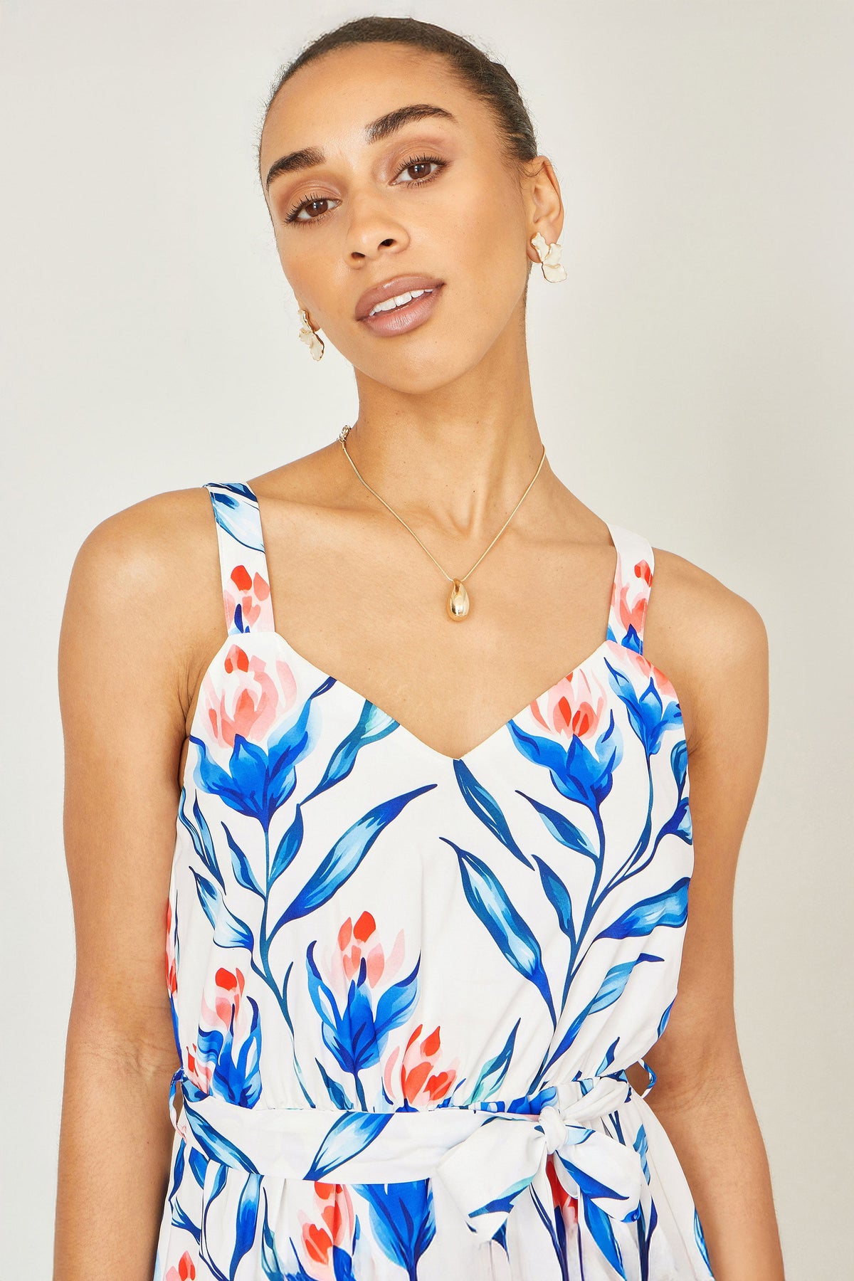 Yumi White Floral Print Maxi Sun Dress