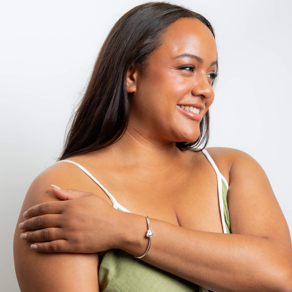 Beginnings Hinged Heart Bangle