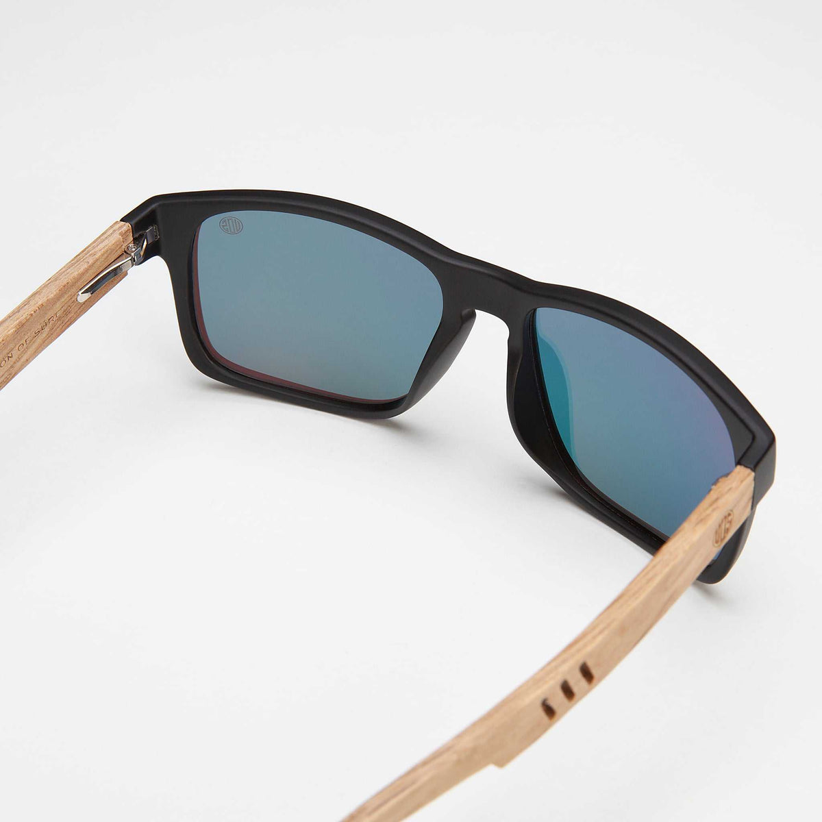 Bells Beach – Mens Polarised Sunglasses with Real Wood Arms