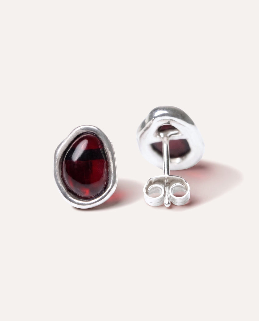 Boucles d'oreilles clous en ambre cerise ELEMENTS