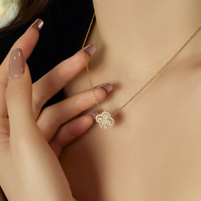 Clover necklace 18k gold