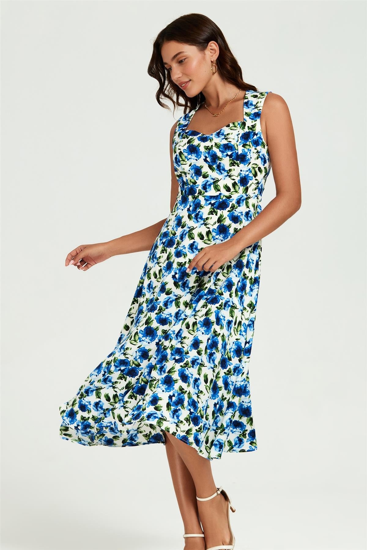 Robe midi bleu imprimé floral encolure cœur