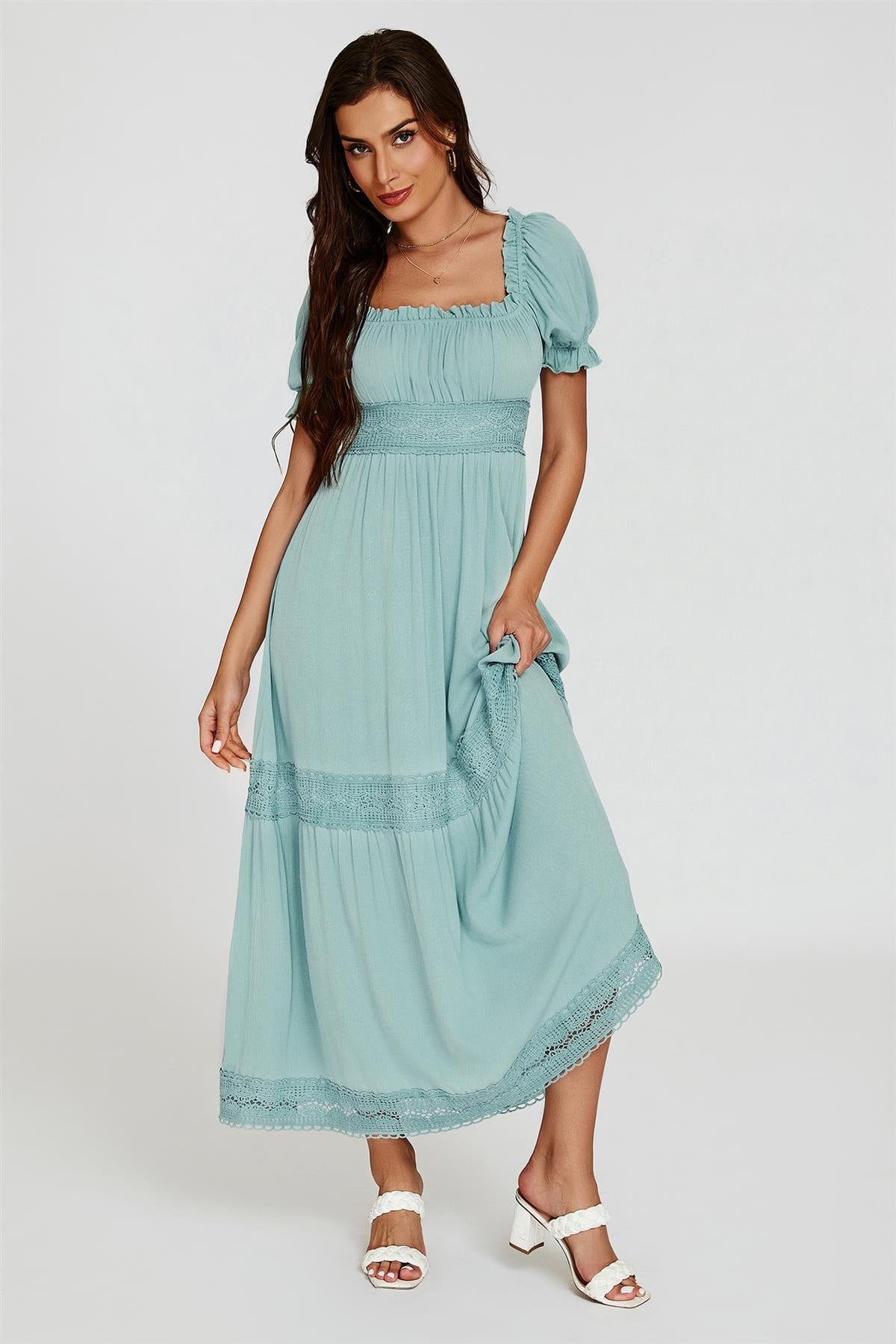 Robe longue Bardot bleue avec dentelle