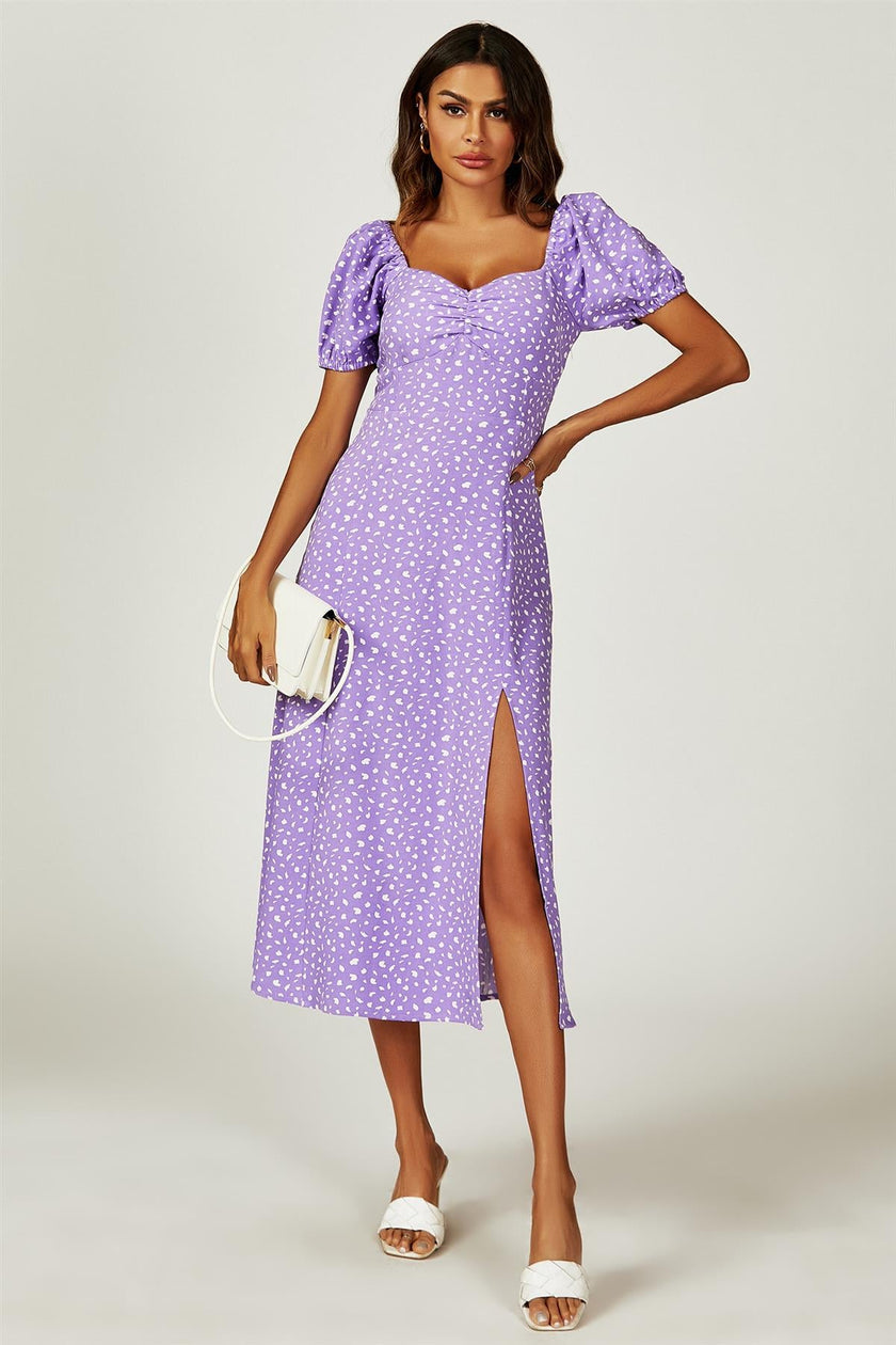 Robe midi violette à encolure cœur et manches bouffantes