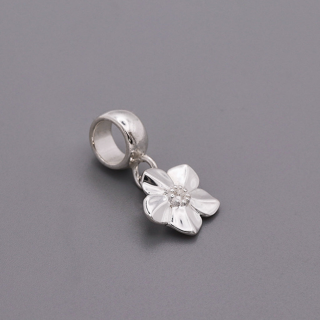 Charm de plata personalizado con flor Nomeolvides