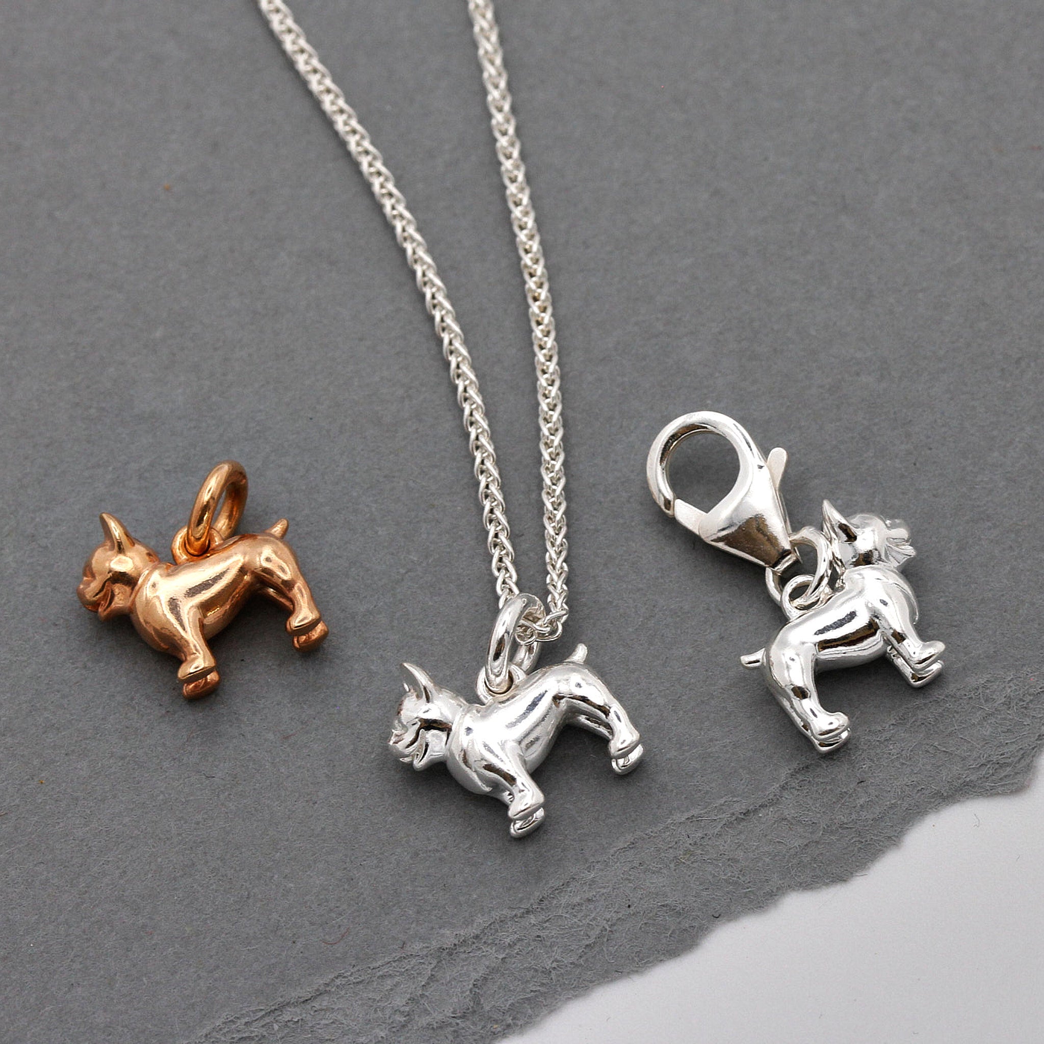 Dije de plata de bulldog francés