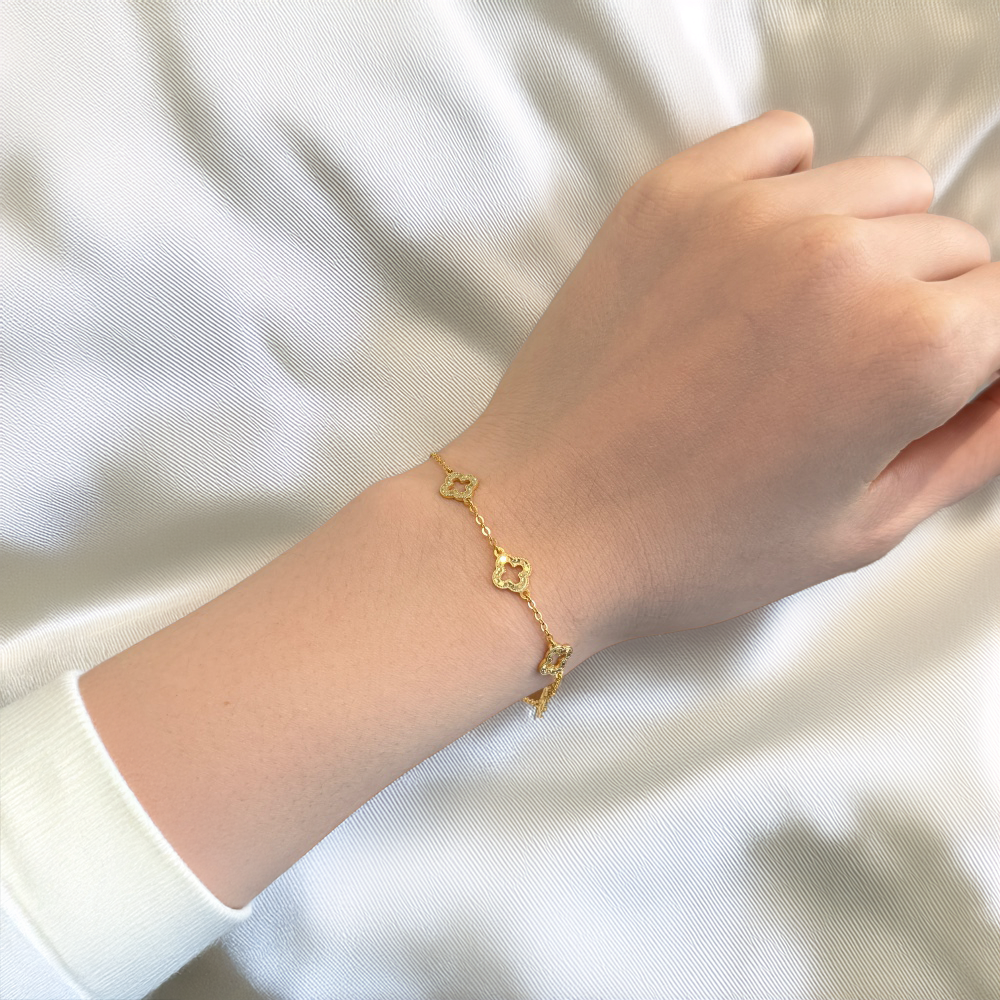 Gold Cut-Out Clover Bracelet