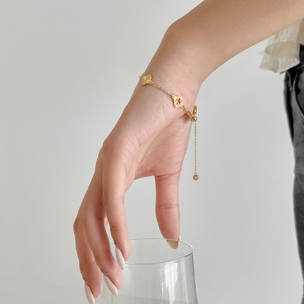 Gold Mixed Clover Bracelet