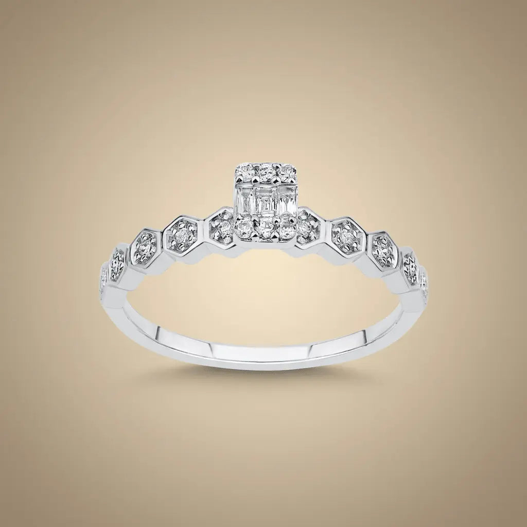 Bague en or blanc 14 carats, diamants naturels – Diamant central hexagonal et baguette 0,18 ct