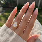 Eva oval cut ring gold