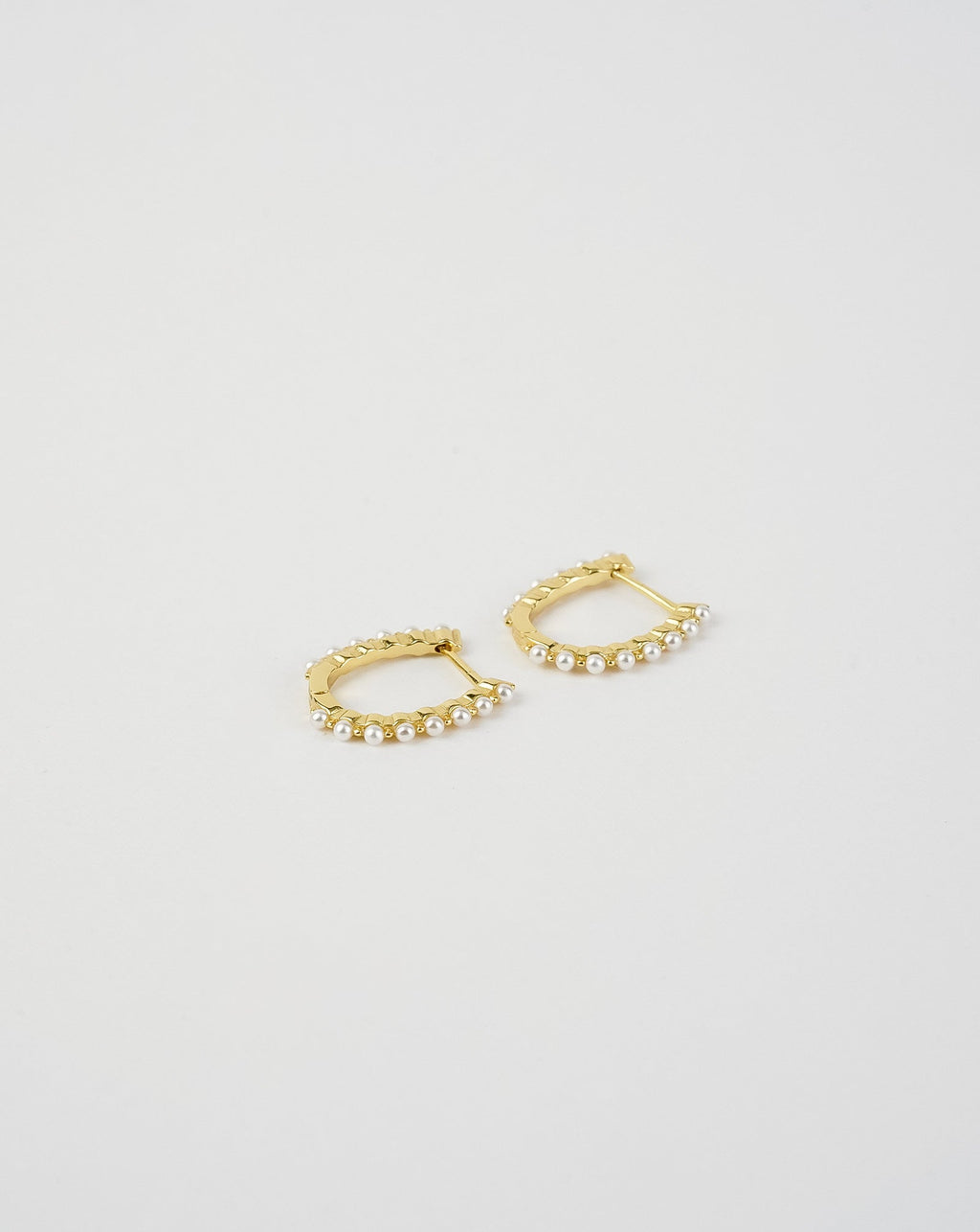Pendientes de aro con perlas