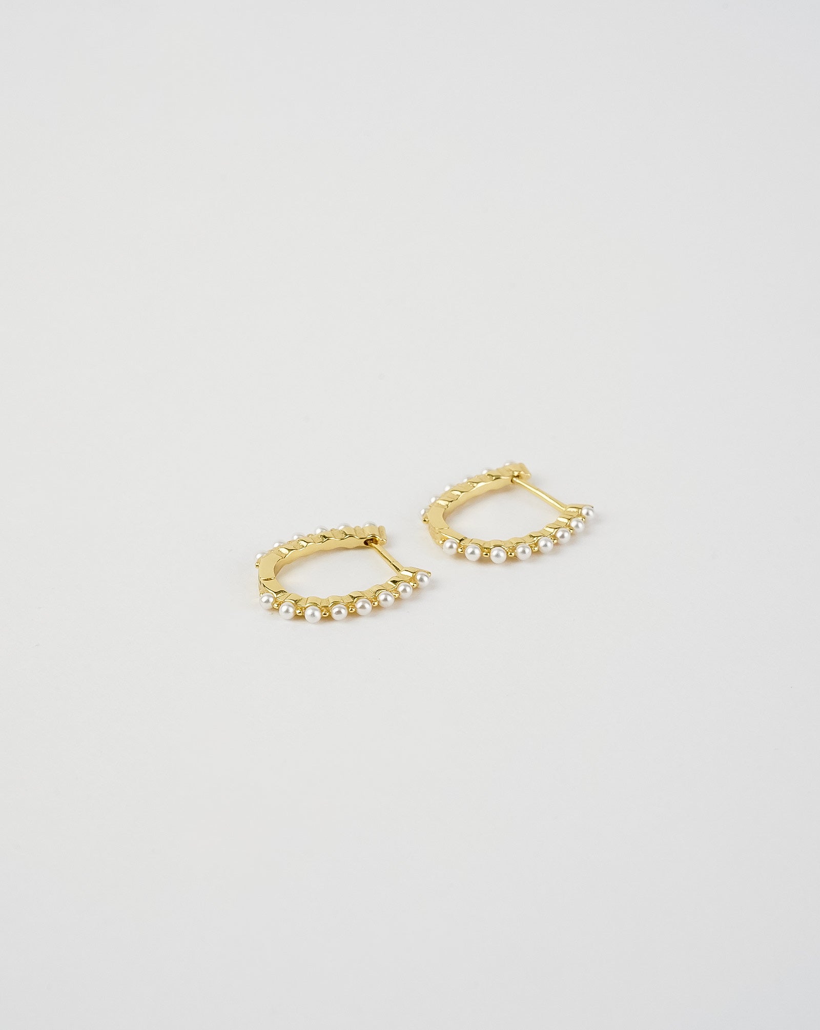 Pendientes de aro con perlas