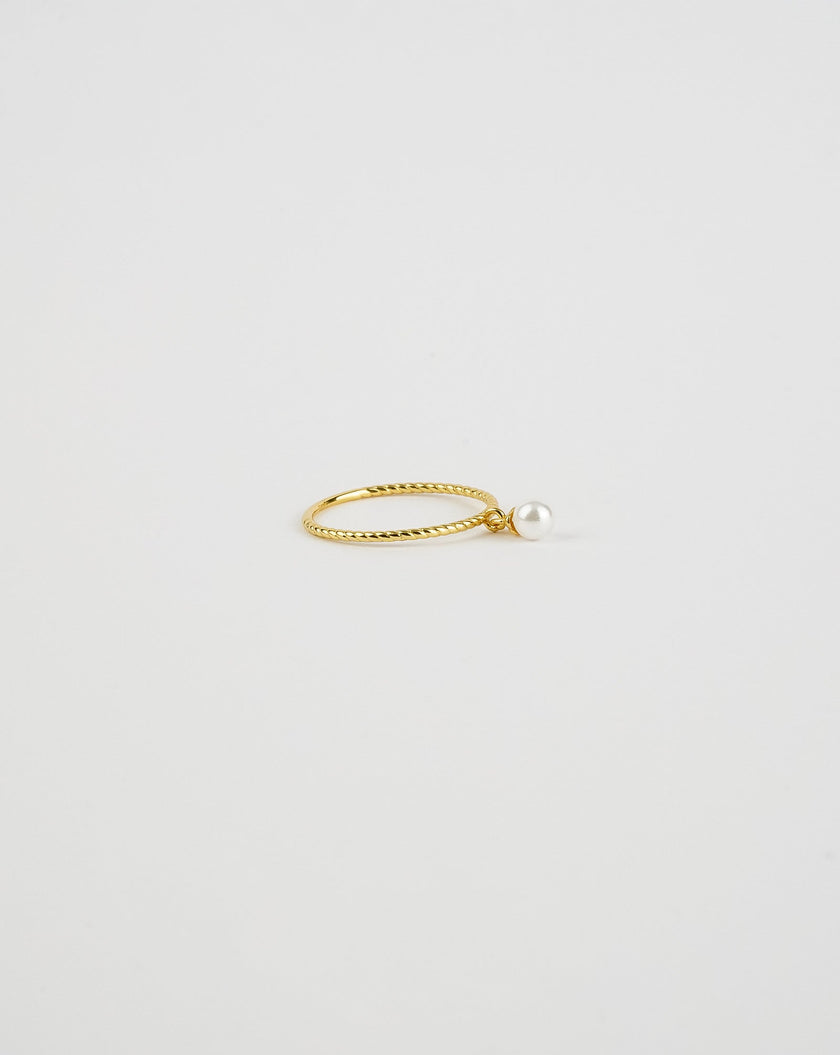 Charm Pearl Ring