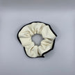Brooklyn hvid og sort scrunchie