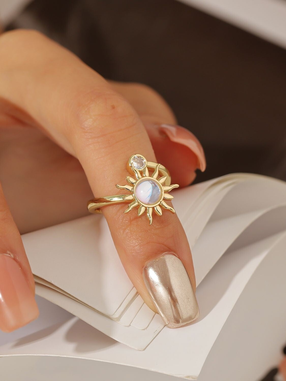 Adjustable Sun Spinner Ring