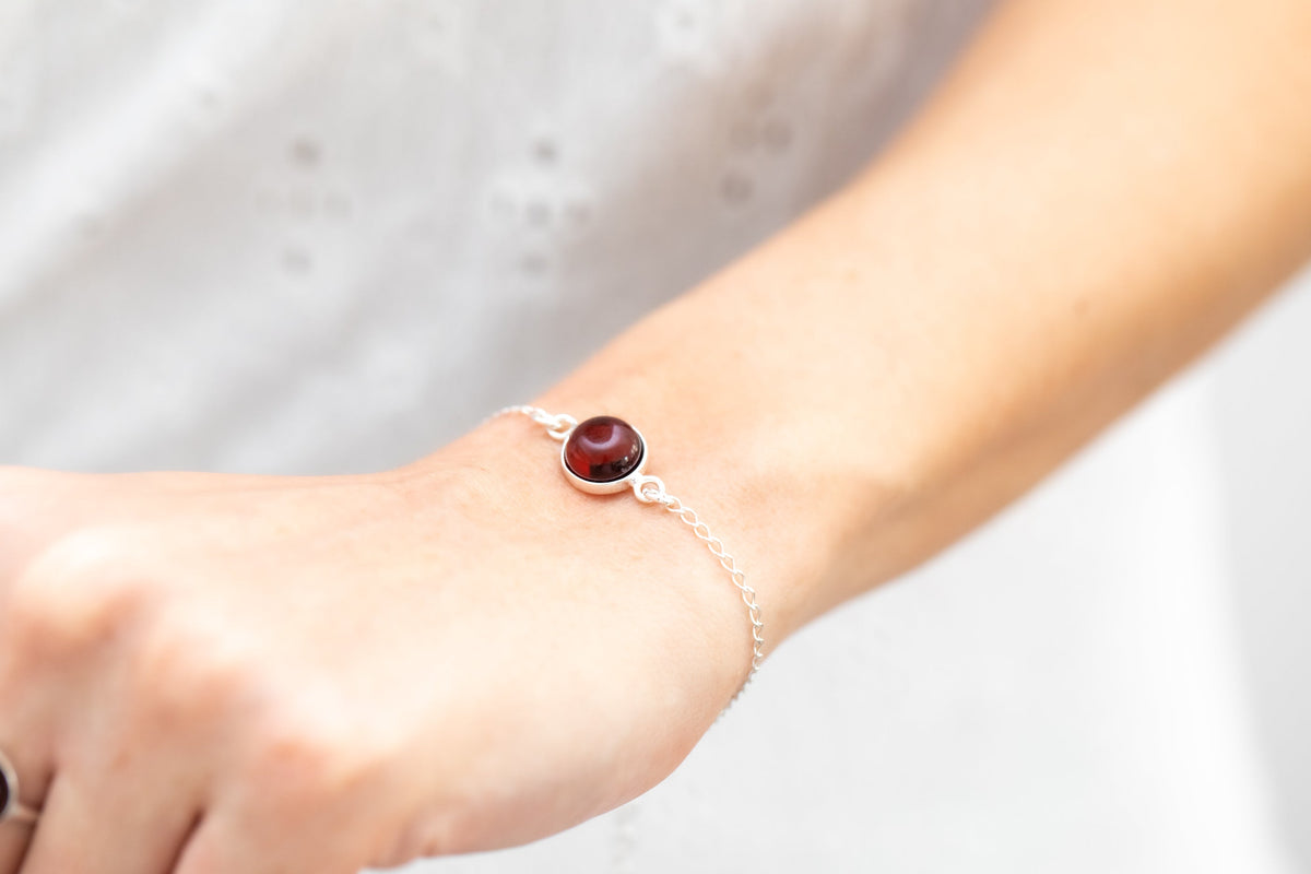 ESSENTIALS Bracelet à maillons chaîne en ambre cerise