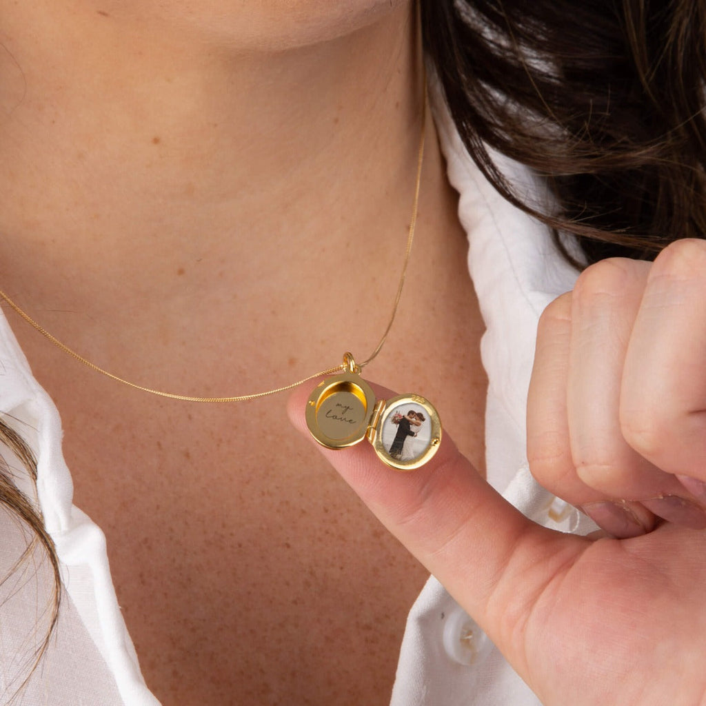 Beginnings Small Oval Locket Pendant