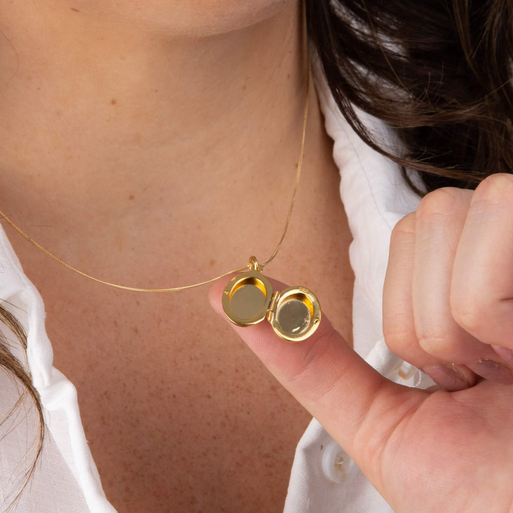 Beginnings Small Oval Locket Pendant