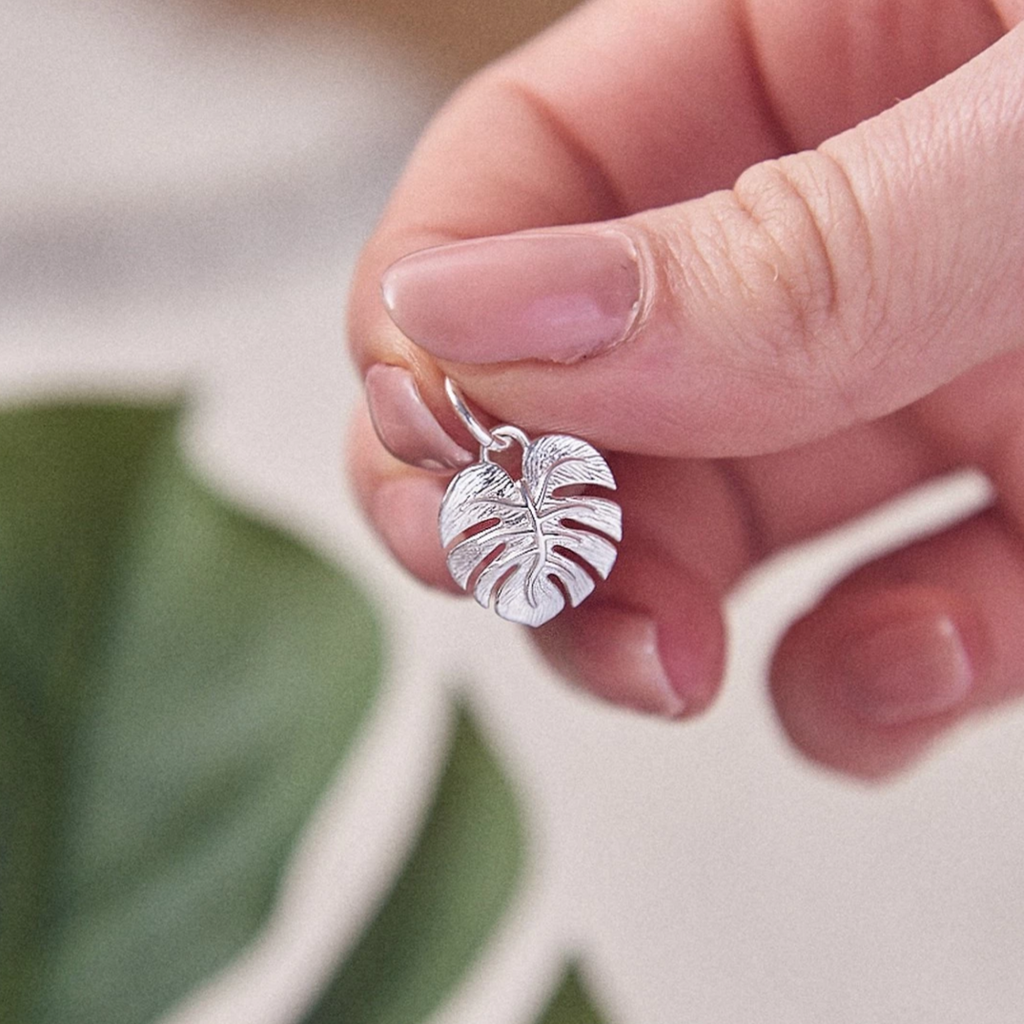 Breloque en argent feuille de palmier Monstera