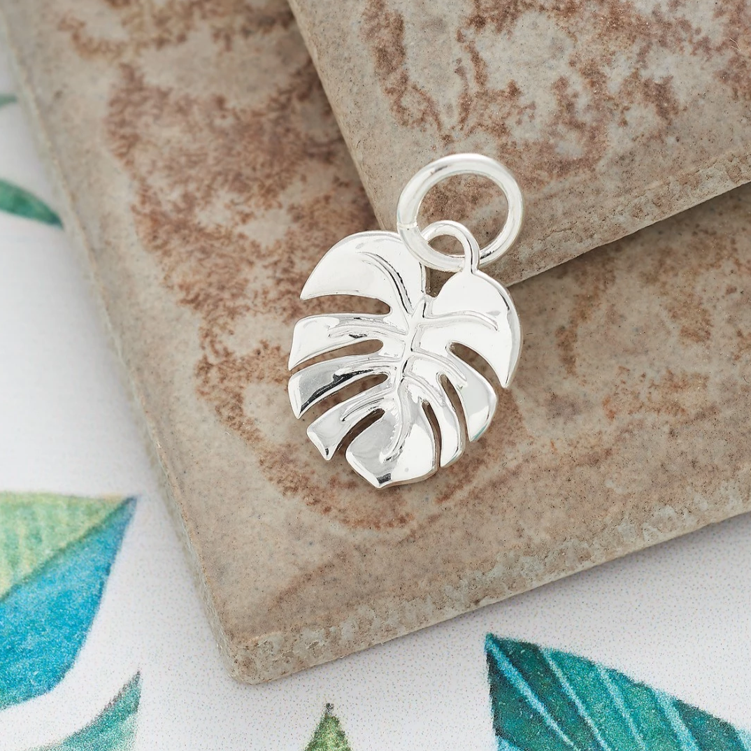 Breloque en argent feuille de palmier Monstera